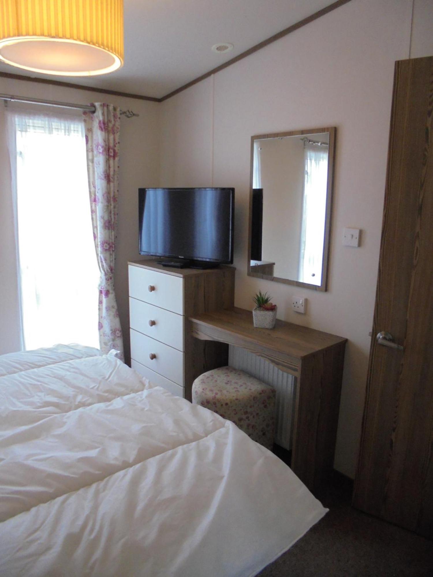 The Grange Ingoldmells: Elan 6 Berth, Central Heated, Wrap Around Decking Zewnętrze zdjęcie